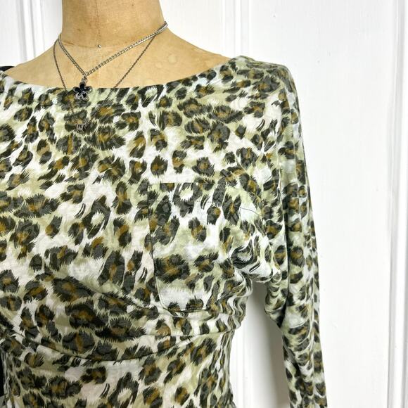 Inc leopard print batwing 3/4th sleeve top with green/yellow hues Y2K 2000’s XS - Picture 4 of 8